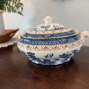 Covered Vegetable Bowl - Booths Real Old Willow